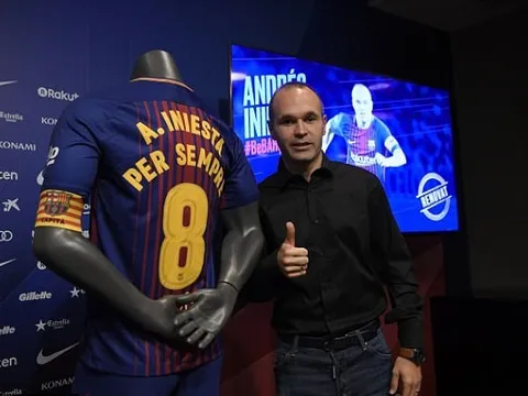 Andres Iniesta rạng rỡ khi được Barca giữ chân trọn đời