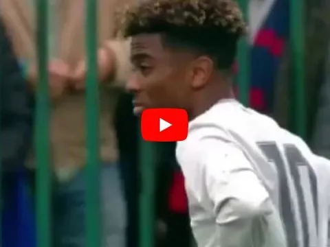 Angel Gomes sút phạt hiểm hóc vào lưới U19 CSKA Moscow