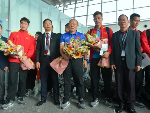 Thầy trò HLV Park Hang-seo lên đường, sẵn sàng chinh phục Asian Cup 2019