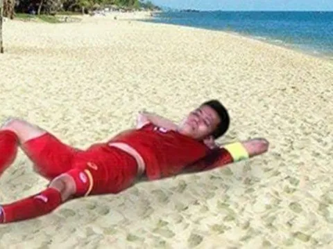 Ảnh chế Văn Quyết nằm sân đầy THẦN THÁI tràn ngập trên mạng xã hội