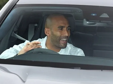 Man Utd hội quân trở lại với 2 nỗi lo cực lớn