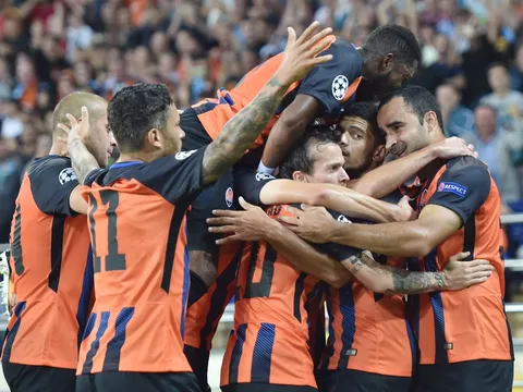 Shakhtar Donetsk 2-1 Napoli: Sa lầy trên đất Ukraine