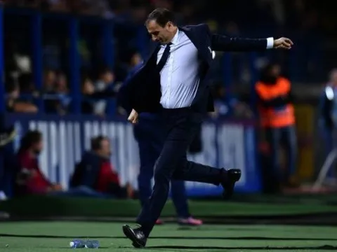 Allegri nổi điên, cầu thủ đối phương biết trước Ronaldo sẽ ghi bàn