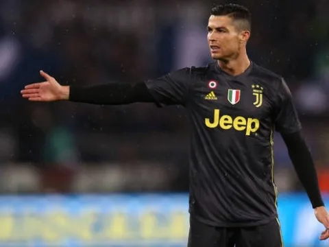 Trước khi ghi bàn, Ronaldo đã phải nổi cáu gào thét với các đồng đội
