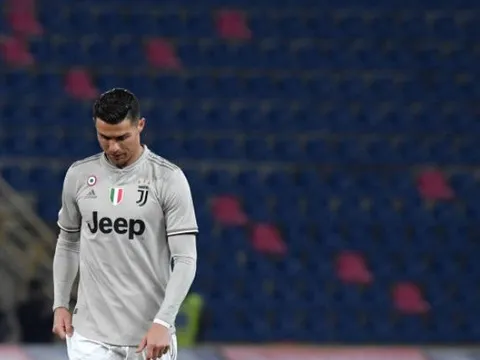 Ronaldo buồn thiu ngày bị 'thần đồng' Juventus cướp sân khấu