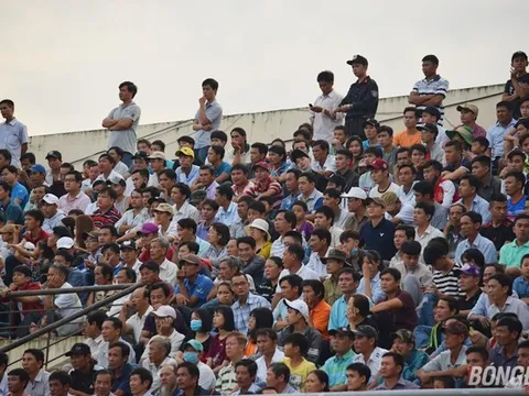 Công Phượng và đồng đội giúp sân Tam Kỳ đón lượng khán giả kỷ lục