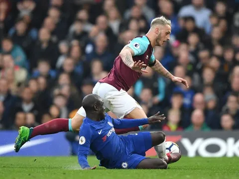 Mục tiêu 50 triệu bảng của Chelsea tức giận rời sân, cự cãi HLV