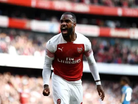 Công làm thủ phá, Arsenal suýt đánh rơi điểm trước West Ham