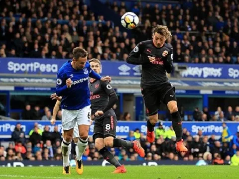 Arsenal là "vua không chiến" ở châu Âu