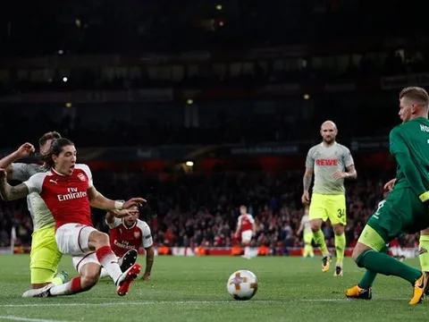 Arsenal mạnh nhất Europa League