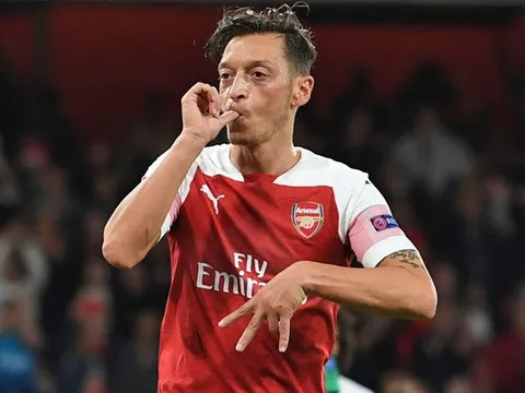 Có Ozil, để Ramsey đi cũng được