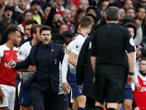 "Arsenal nên giữ màn ăn mừng cho chức vô địch thì hơn"