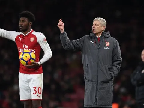 Arsenal sẽ chết trước Liverpool vì cánh chim lạ?