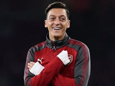 Hé lộ chi tiết khiến Mesut Ozil bật cười khi nhớ về bóng đá Việt Nam