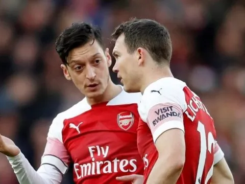"Ozil 100% sẽ ra đi. Năm mới nhưng Ozil thì vẫn cũ"
