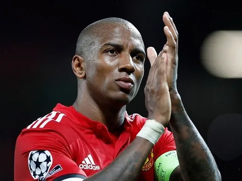 Ashley Young và tinh tuý của người đội trưởng "bán thời gian"