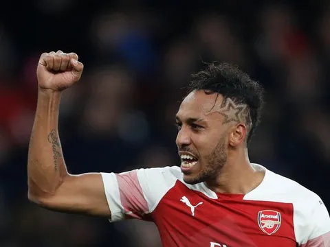 Một Arsenal hồi sinh, một Aubameyang trưởng thành
