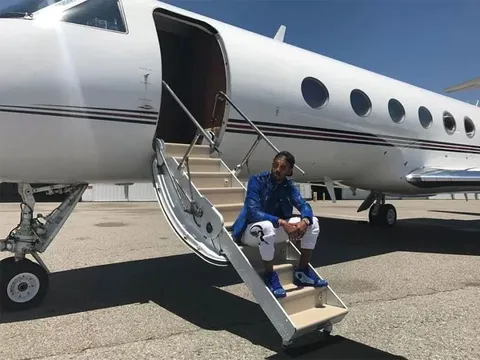 Aubameyang gây choáng với loạt ảnh 'sang chảnh'