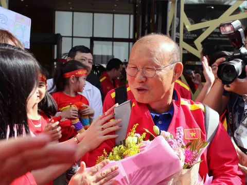 ĐT Việt Nam đến UAE, bắt đầu hành trình tại Asian Cup 2019