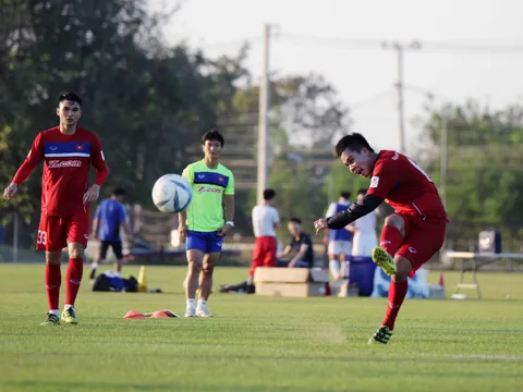 Điểm tin bóng đá Việt Nam tối 11/12: U23 Việt Nam tập bắn đạn thật; Đức Eto’o lọt đội hình tiêu biểu châu Á