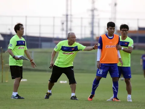 Thầy Park cấy ghép "song sát" Đức Chinh - Công Phượng trên hàng công U23 Việt Nam