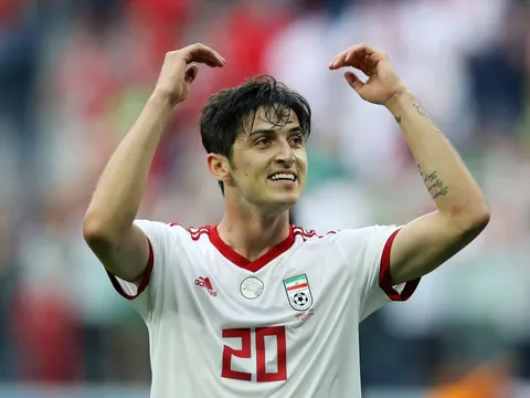 "Sát thủ" Iran nói gì khi lập cú đúp vào lưới Văn Lâm?