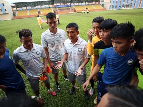 Bạn của Công Vinh dò đường lên V-League