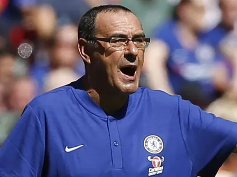 Bại trận, HLV Sarri tuyên bố Chelsea không cùng đẳng cấp với Man City