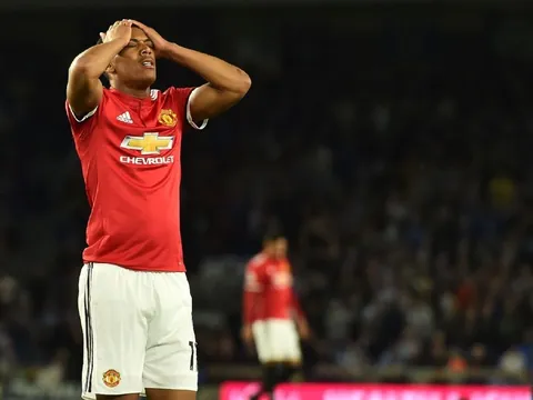 Martial rất tốt, nhưng ngay lúc này Mourinho nên nói "rất tiếc"