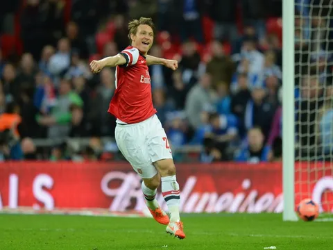 Bản hợp đồng tệ nhất lịch sử Arsenal giải nghệ