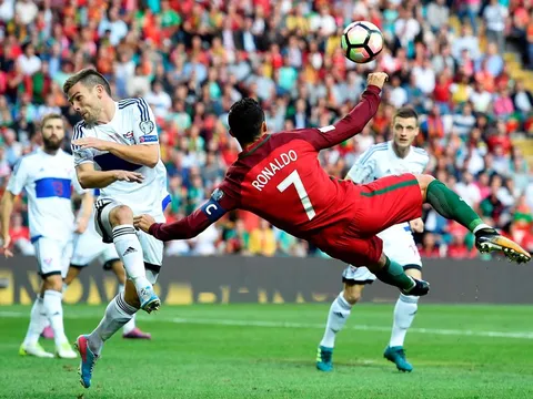 Bản tin Bóng Đá ngày 1.9 | Lập Hattrick, Ronaldo đi vào lịch sử bóng đá