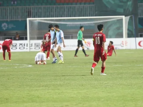 Báo châu Á khen tinh thần ngoan cường của Olympic Việt Nam
