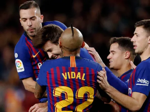 Barca đánh chìm 'Tàu ngầm vàng', ngôi đầu La Liga lại đổi chủ