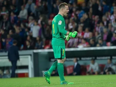 Barca khởi đầu tốt nhất lịch sử: Trên có 'thánh nhân', dưới có 'người nhện'