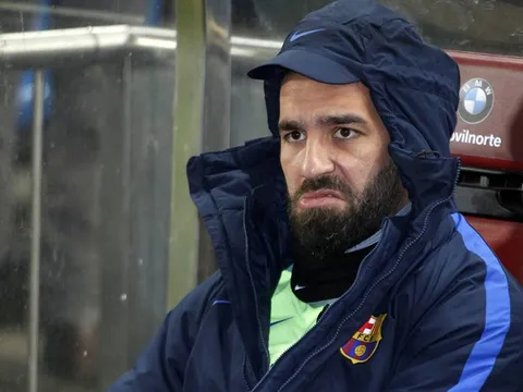 Barcelona cho không, Turan vẫn 'ế'