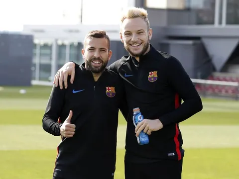 Barcelona đón hàng loạt trụ cột trở lại tập luyện