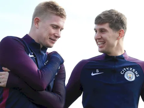 Bất khả chiến bại, Man City hân hoan trở lại sân tập