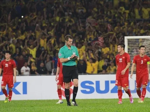 Bắt xong trận Việt Nam vs Malaysia, trọng tài FIFA bỗng "mất tích"
