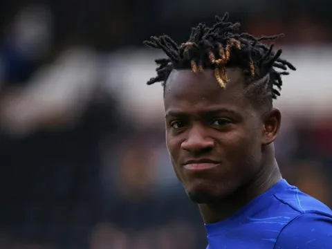 Batshuayi tuyên bố cứng trước chấn thương của Morata