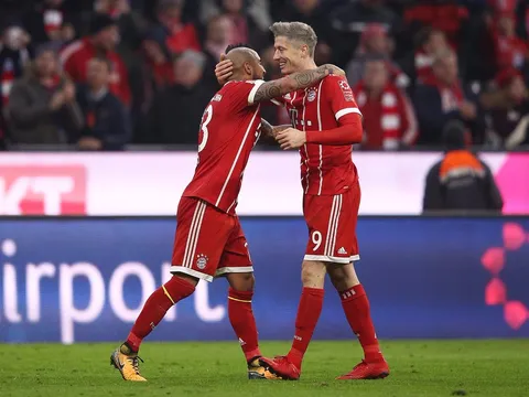 Sau vòng 12 Bundesliga: Bayern bay cao; Dortmund xuống vực thẳm