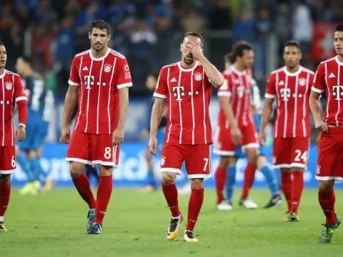 Sau vòng 3 Bundesliga: Dortmund đã tệ, Bayern còn kém hơn!