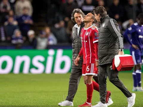 Bayern gặp nguy với chấn thương hai trụ cột