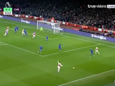 Bellerin đứng thứ 2 Premier League sau pha "sục bóng" của Lacazette