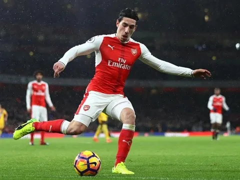 Bellerin từng "hành hạ" Douglas Costa thế nào?