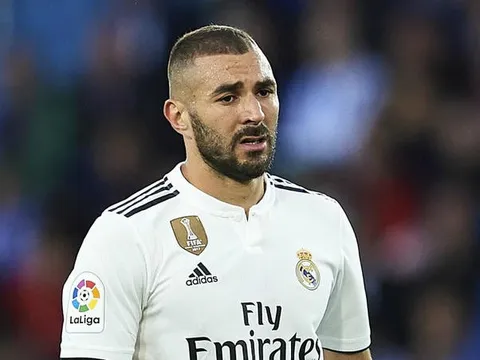 Benzema: "Tôi chơi bóng để viết nên lịch sử"