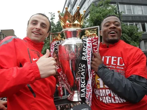 Berbatov, Evra, Arfa và những cầu thủ tự do Man Utd có thể chiêu mộ lúc này