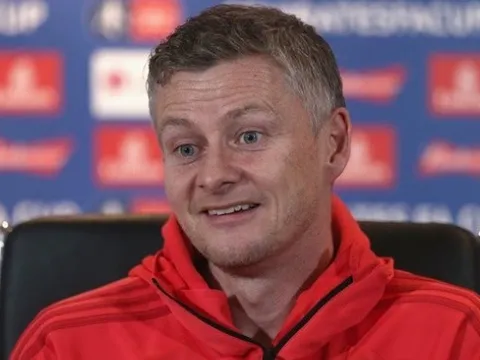 Berbatov không thể tin 1 điều với Solskjaer và Man Utd