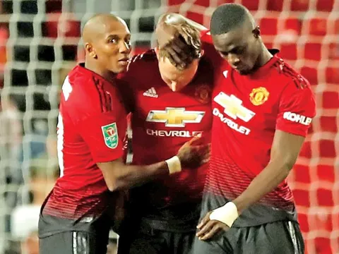 Bị Arsenal và Spurs gạ gẫm, Man Utd tức tốc giữ chân sao 26 tuổi