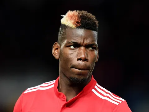 Bị cấm thi đấu, Pogba vẫn có cách giúp M.U