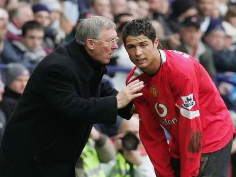 Bị chỉ trích, Mourinho lôi chuyện Sir Alex 'xử' Ronaldo ra kêu oan